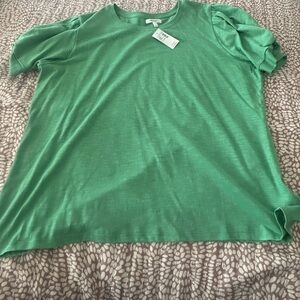 Green Short Sleeve T-Shirt Maurcies XL with cute sleeve detailing